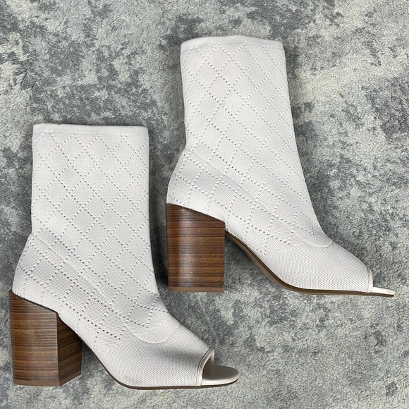 Kelsi Dagger Macey Stretch Diamond Knit Sock Boot Vanilla White Open Toe Sz 9 - Picture 14 of 14